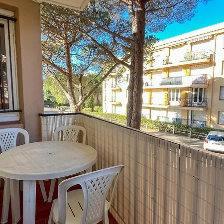 Argeles-plage: T2 Confortable, Proche Et Commerces - Fr-1-753-28 * Argeles-sur-Mer