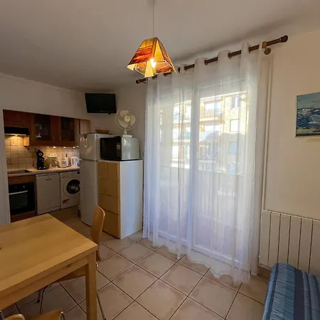 Argeles-plage: T2 Confortable, Proche Et Commerces - Fr-1-753-28 아파트 *